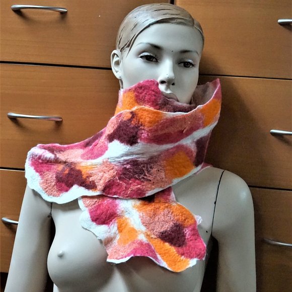 FELTED WOOL HANDMADE LONG SCARF GIFT FOR WOMEN - Picture 7 of 11